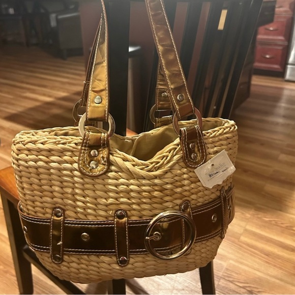 NWT Straw Bag with Belt - Picture 2 of 6